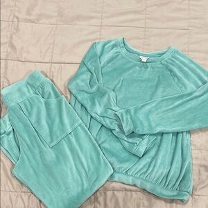 Cat & Jack Soft Teal Top/pants